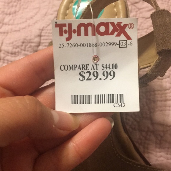 NWT taupe wedge sandals - Picture 6 of 6